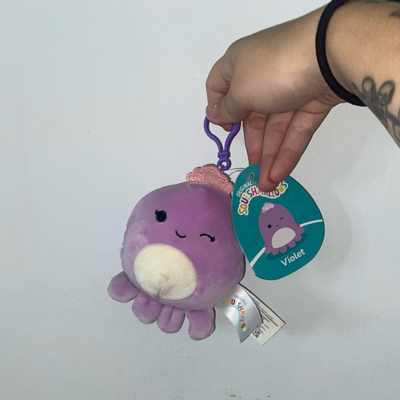 2 Medium squishmallows. Scooter the Carrot Cake 🍰 and Violet the Octopus 🐙 - Picture 3 of 3